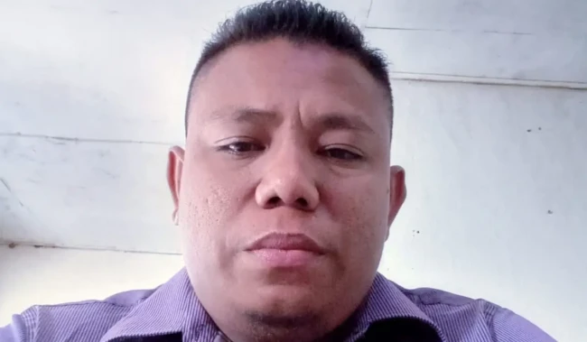 Alexander Ngongo Amma, Guru Matematika di SMPN 2 Kodi Utara, Sumba Barat Daya.