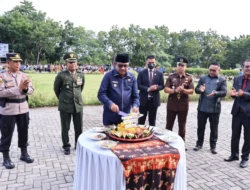 Hardiknas 2026 di Sumba Timur, Bupati Umbu Lili Pekuwali Tekankan Transformasi Pendidikan dan Deep Learning
