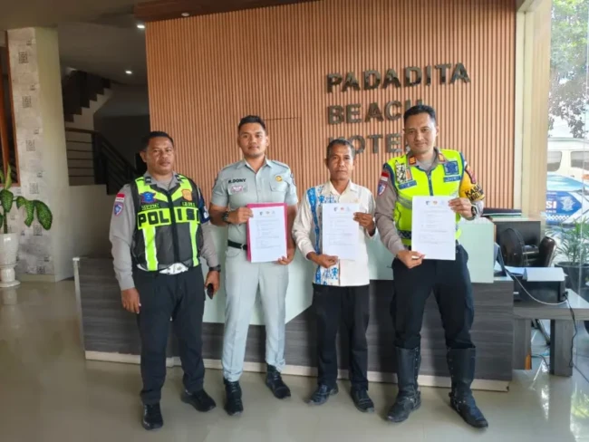 Padadita beach sumba